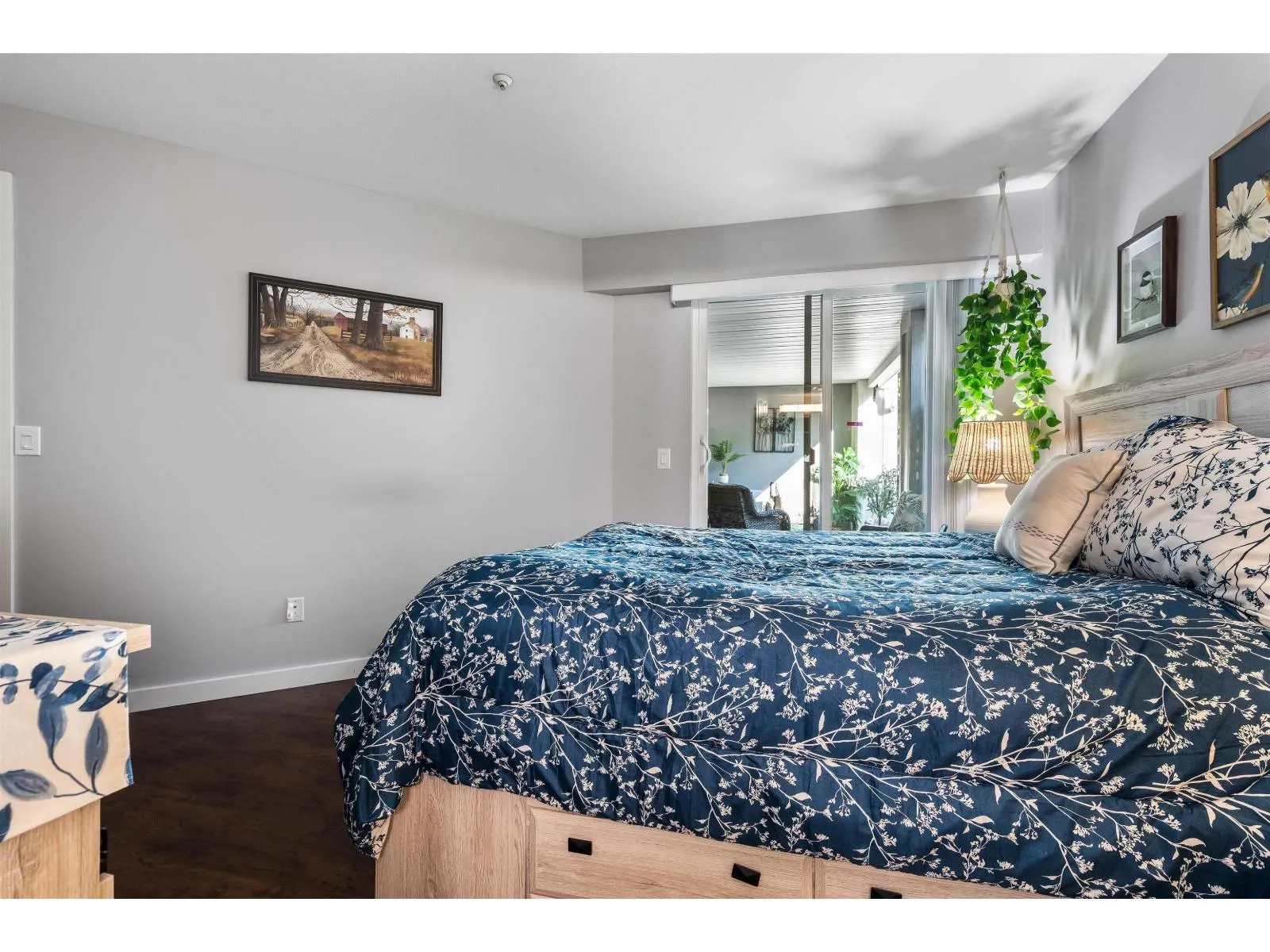 210 20976 56 AVENUE