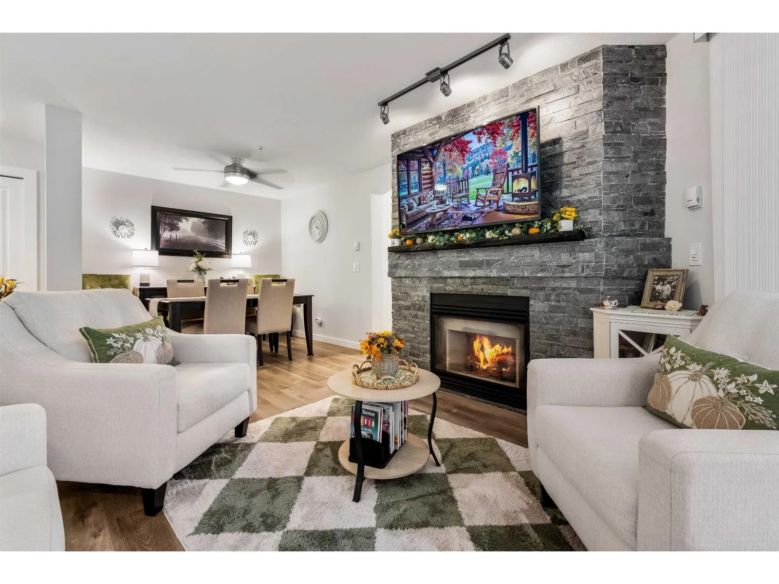 210 20976 56 AVENUE