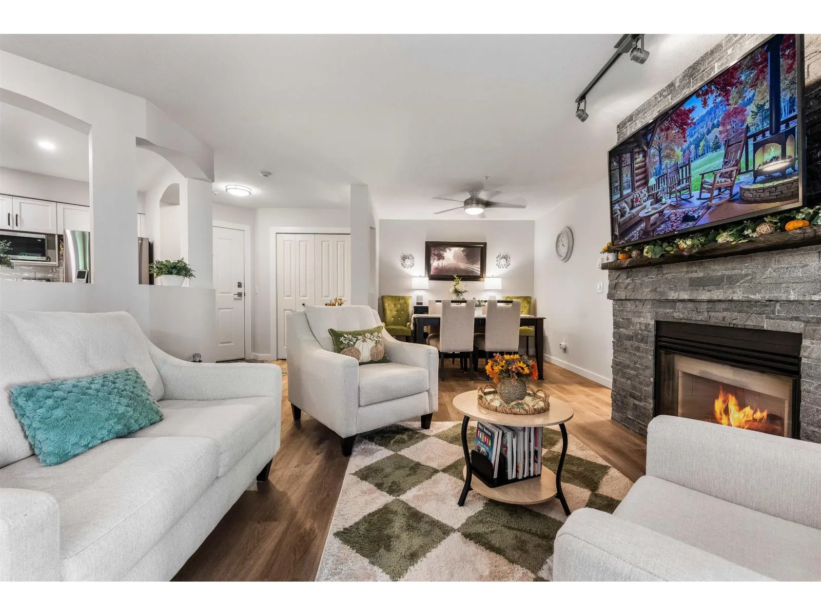 210 20976 56 AVENUE
