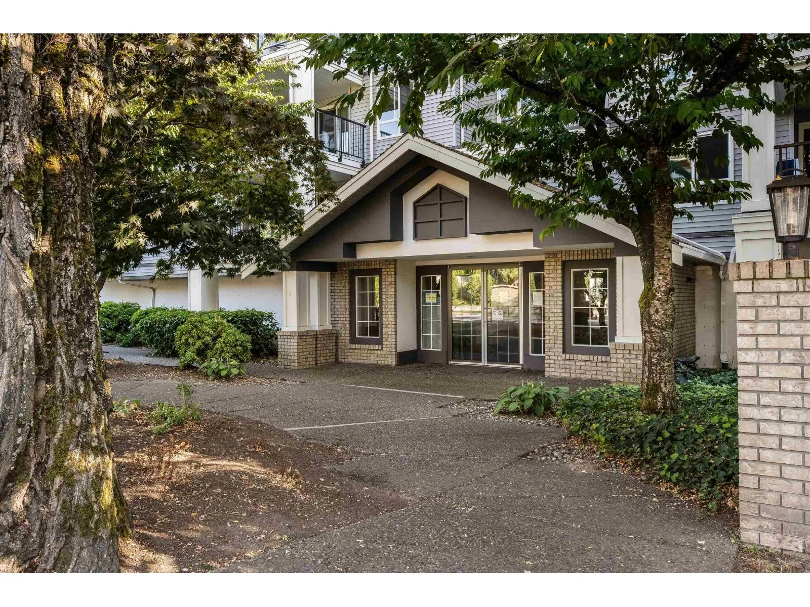 210 20976 56 AVENUE