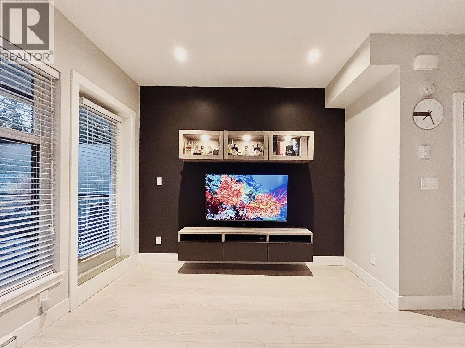 7 5122 CANADA WAY
