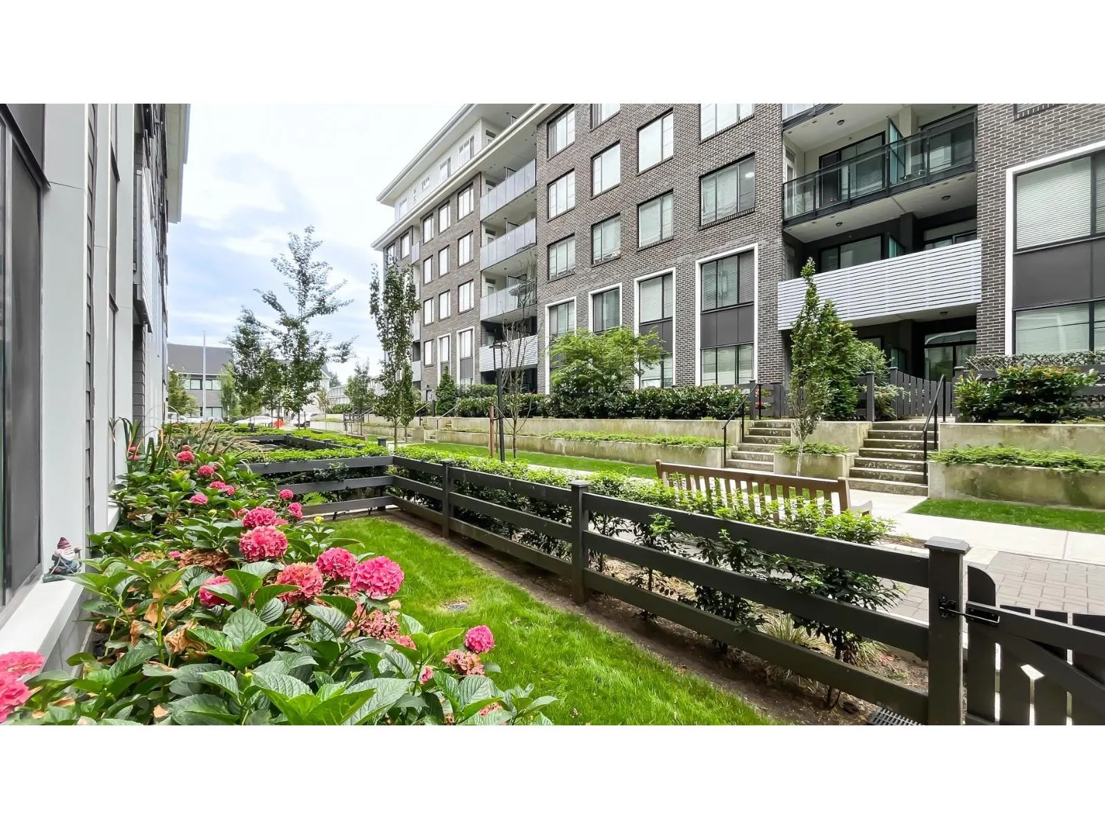 105 15825 85 AVENUE