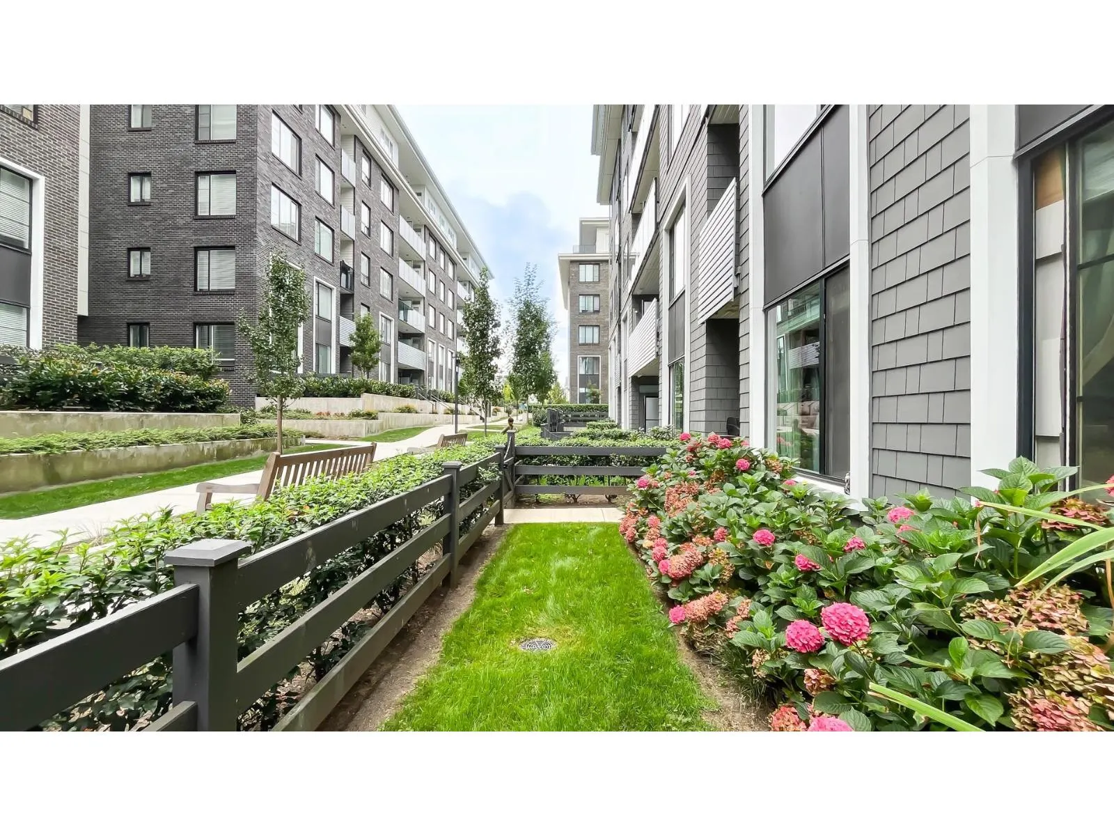 105 15825 85 AVENUE
