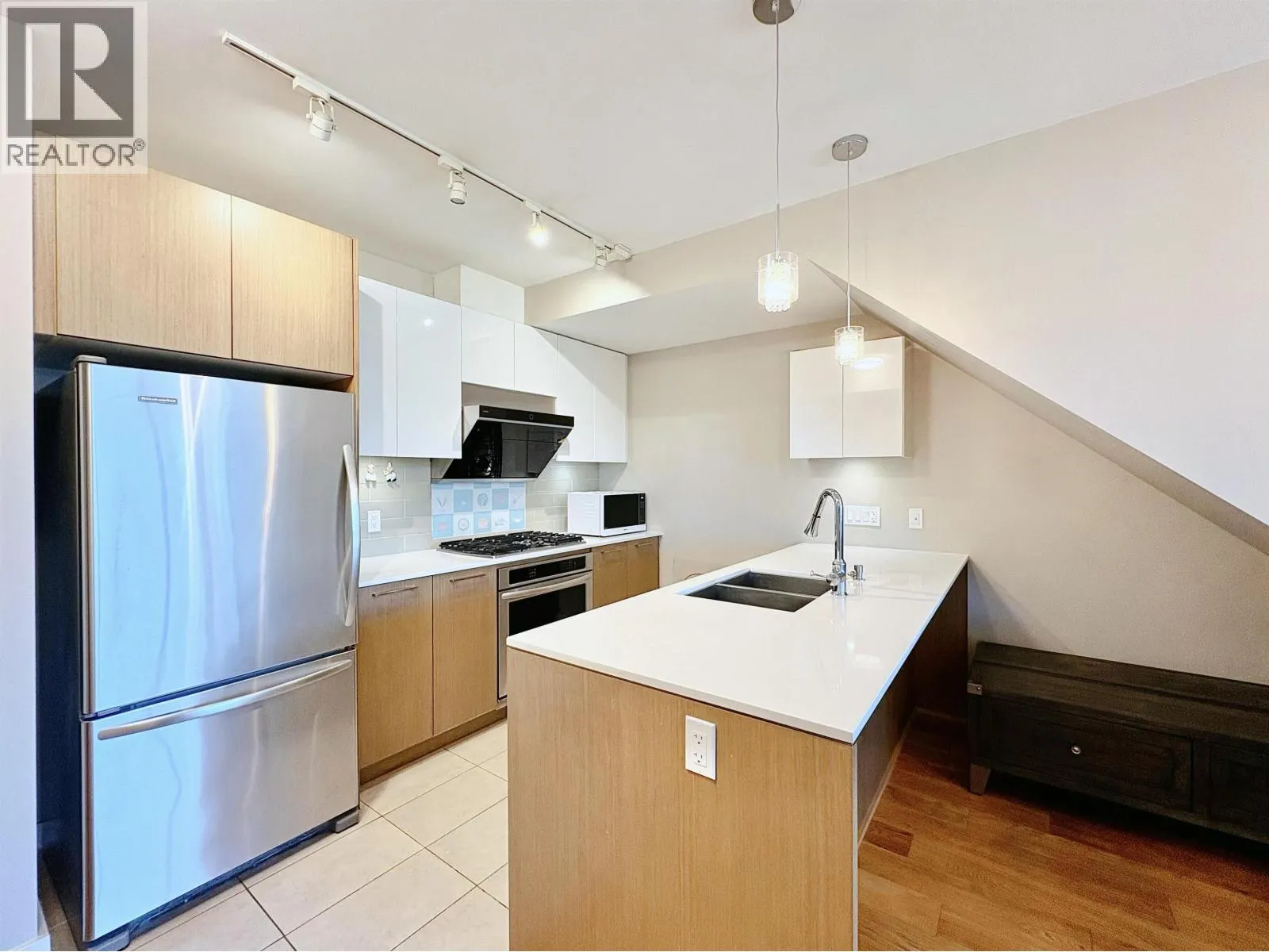 6003 5511 HOLLYBRIDGE WAY