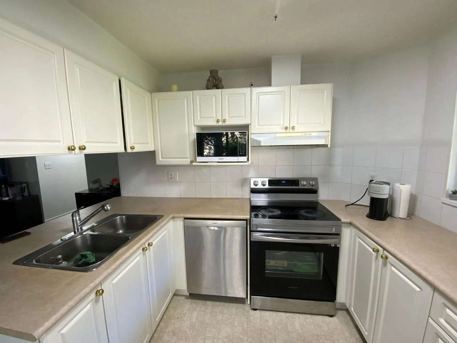 213 13727 74 AVENUE