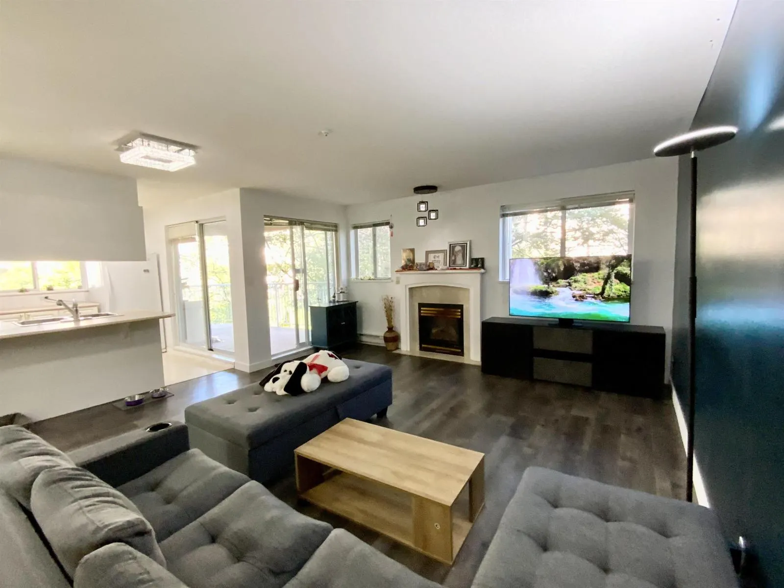 213 13727 74 AVENUE