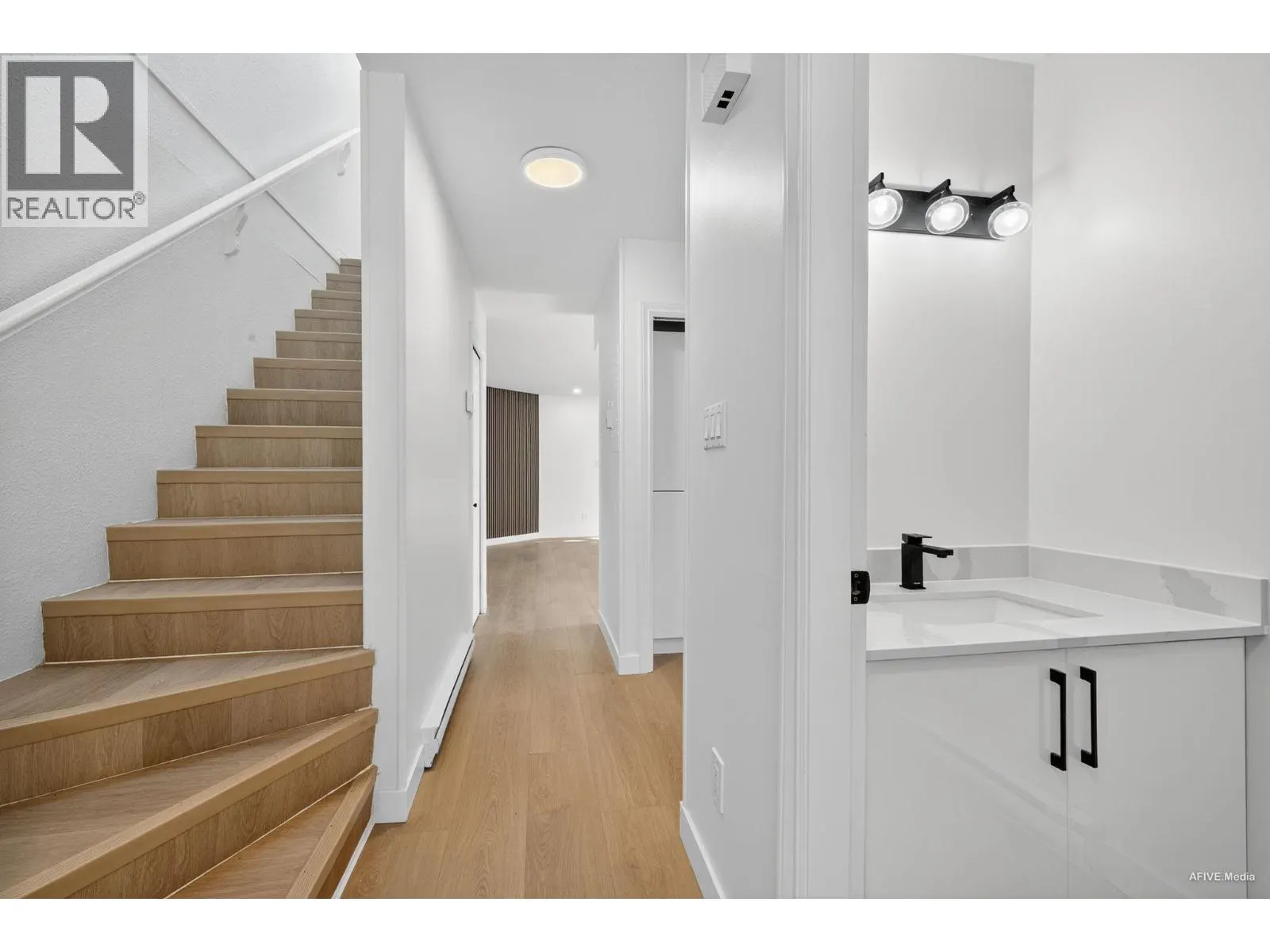 35 6100 TIFFANY BOULEVARD