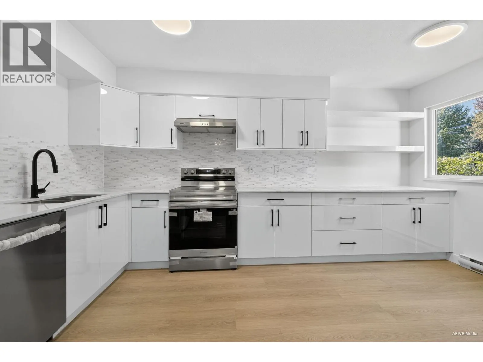 35 6100 TIFFANY BOULEVARD