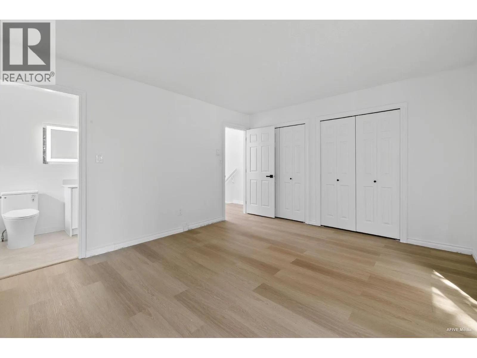 35 6100 TIFFANY BOULEVARD