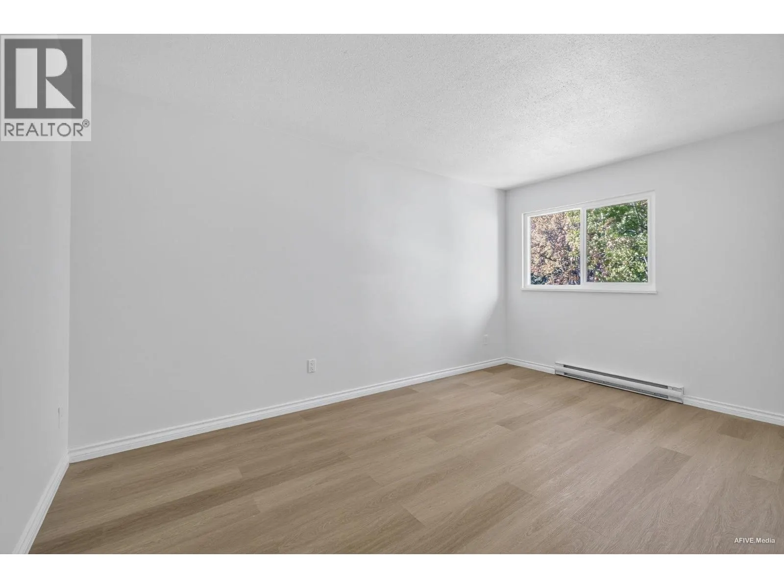 35 6100 TIFFANY BOULEVARD