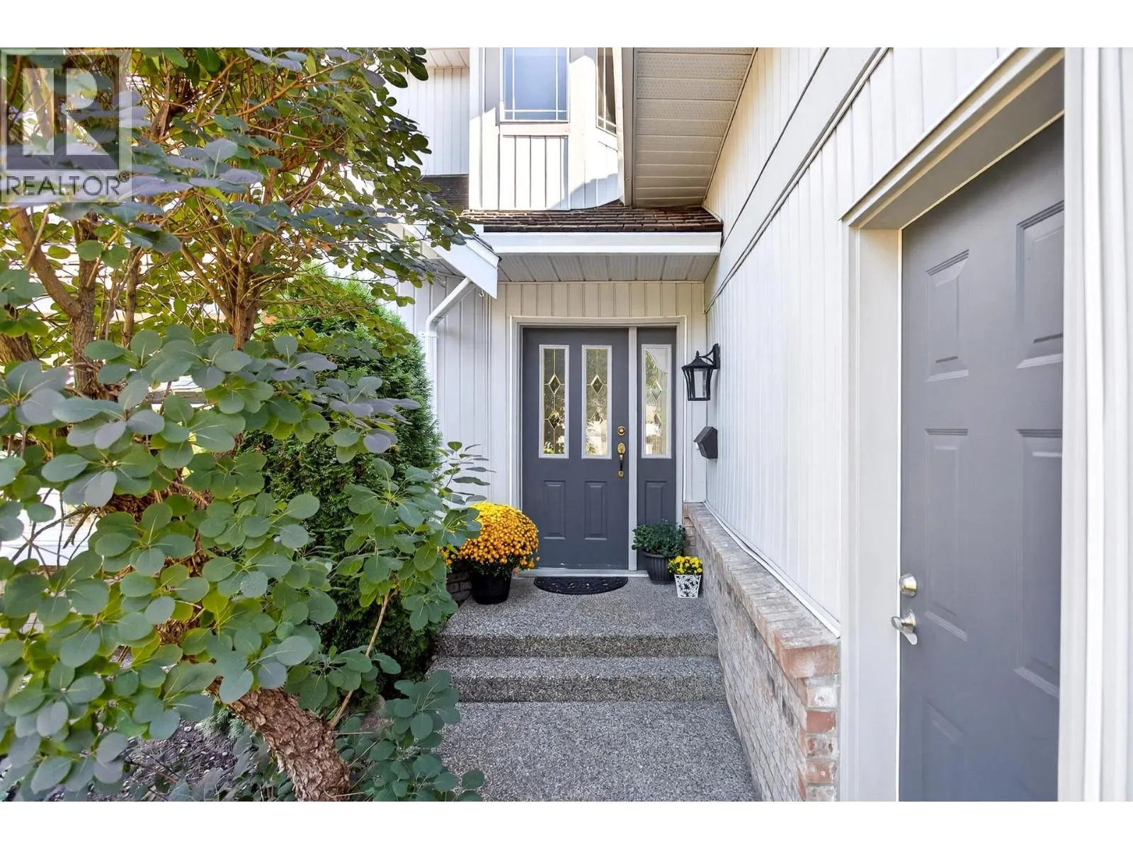 1347 NAPIER PLACE