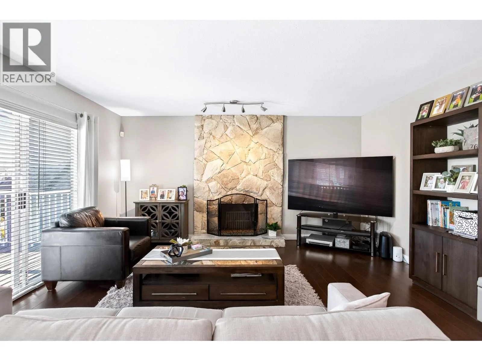 1347 NAPIER PLACE