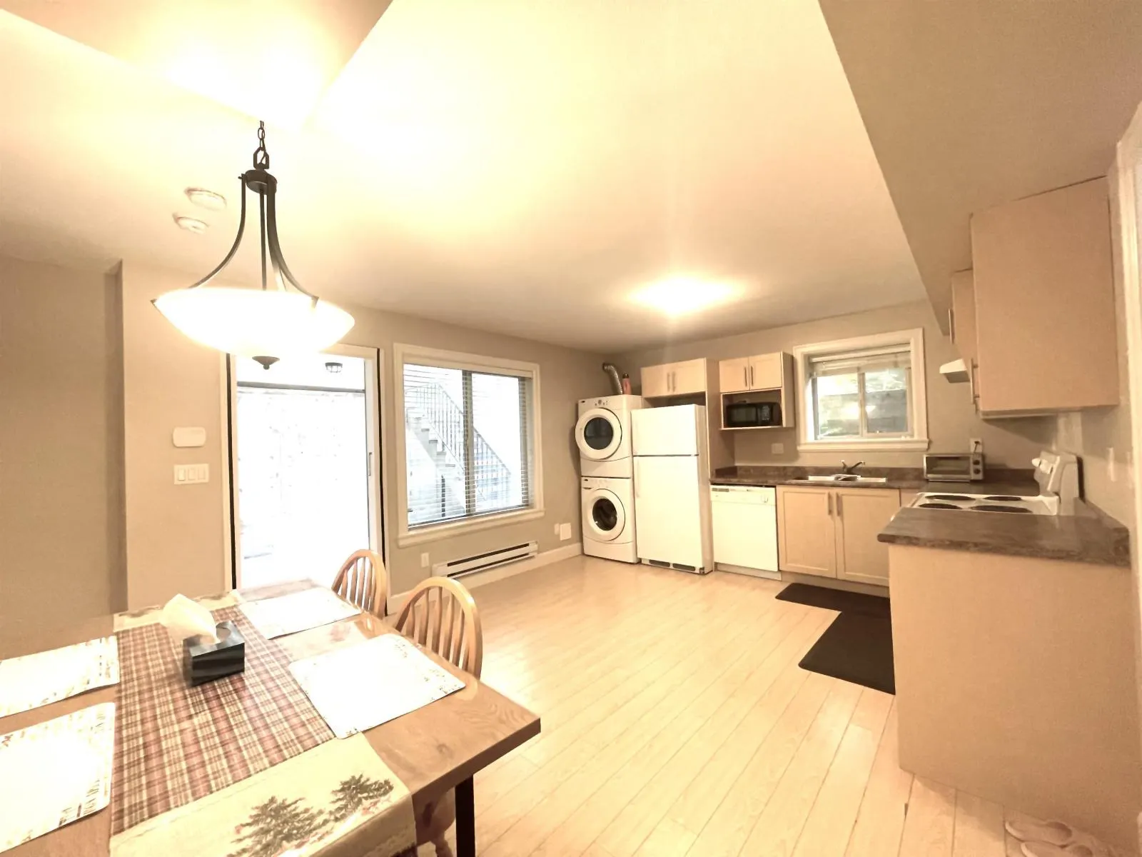 Basement 183xx 67 AVENUE