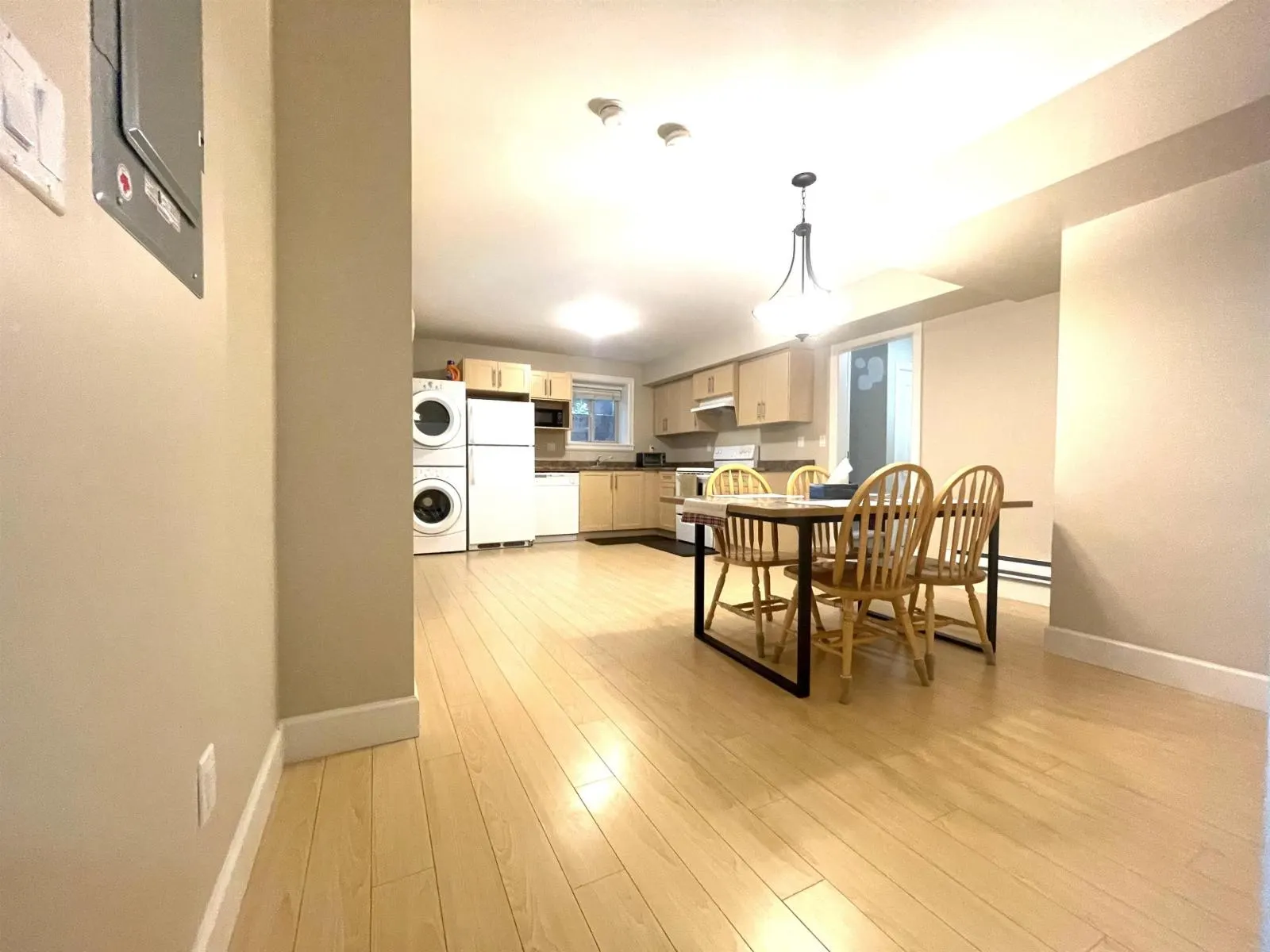 Basement 183xx 67 AVENUE