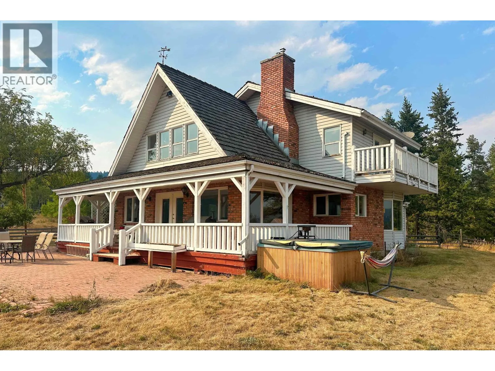 400 WOODLAND DRIVE