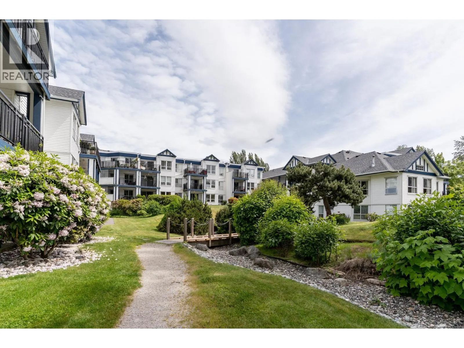 306 4955 RIVER ROAD