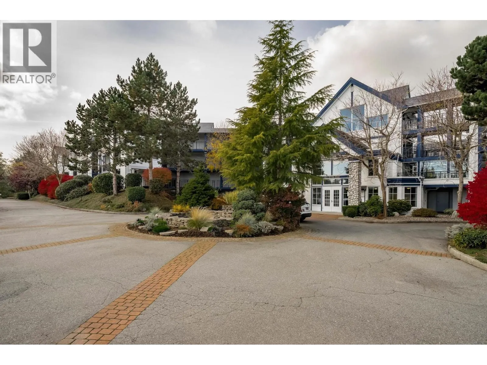 306 4955 RIVER ROAD