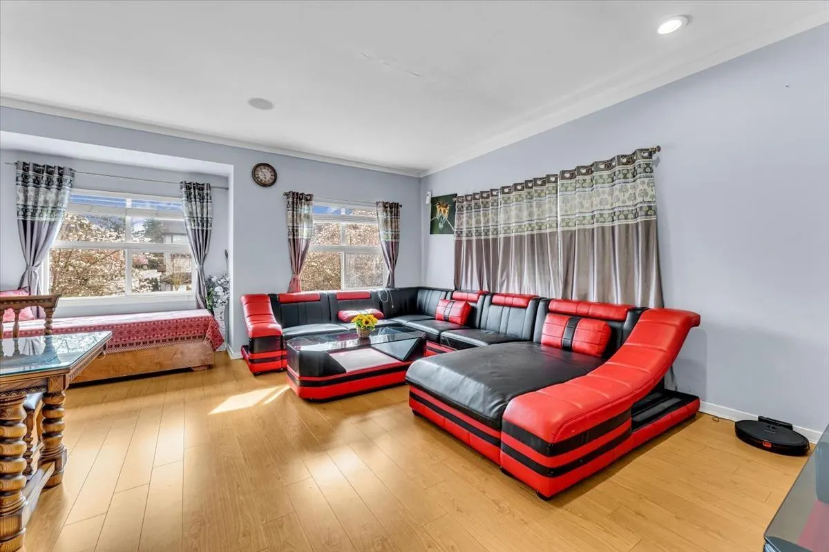 68 12677 63 AVENUE