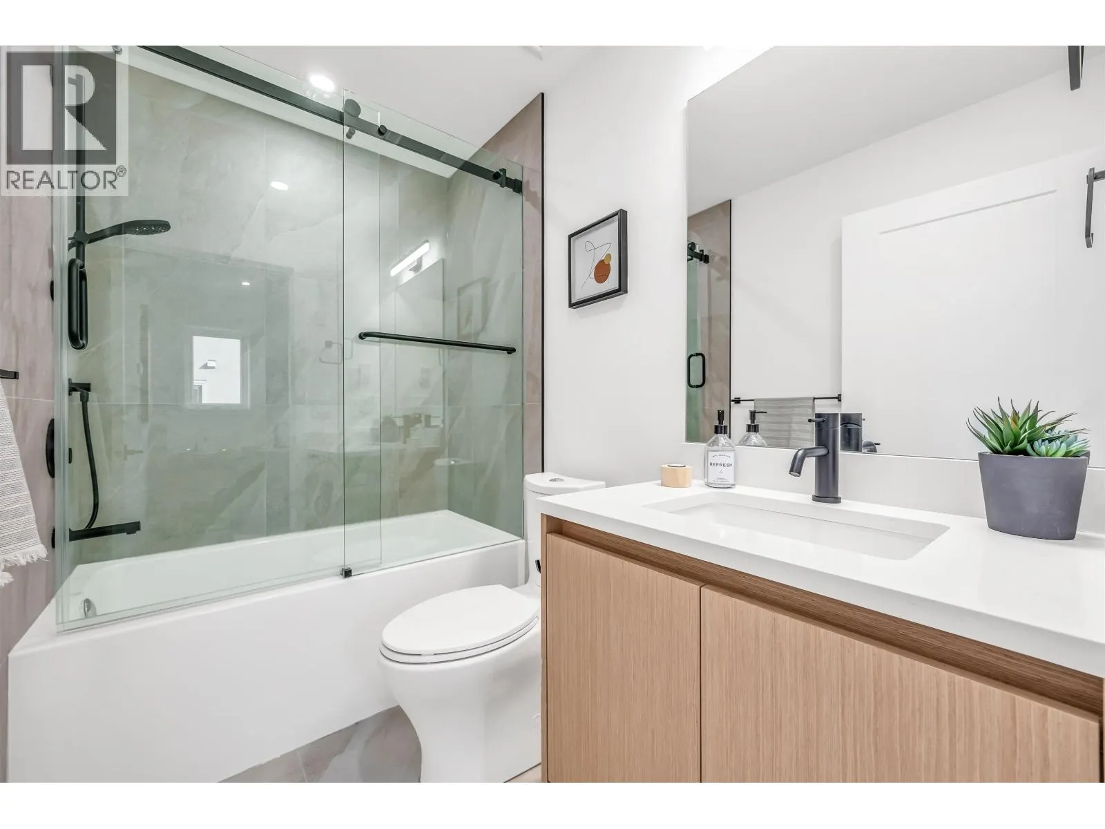 1008 W 52ND AVENUE