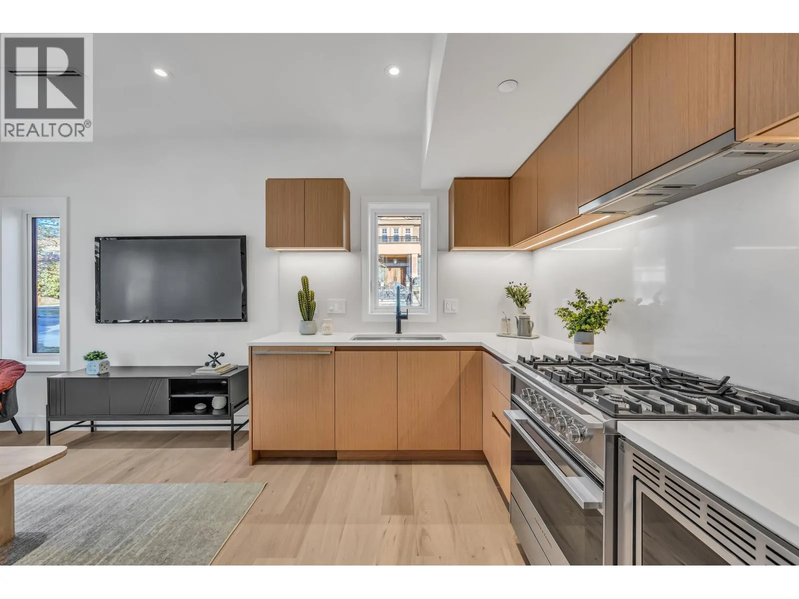1010 W 52ND AVENUE