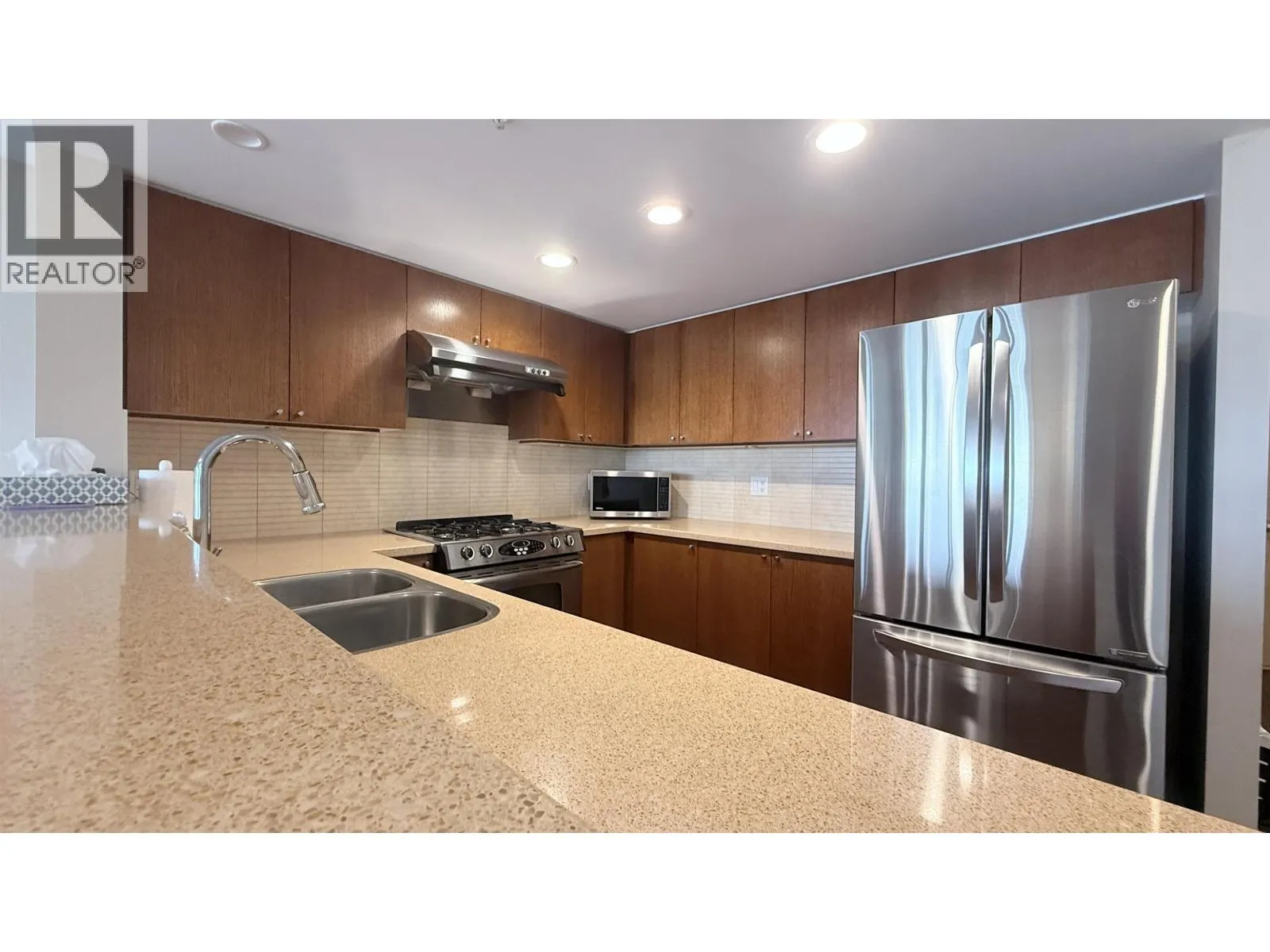 8120 LANSDOWNE ROAD