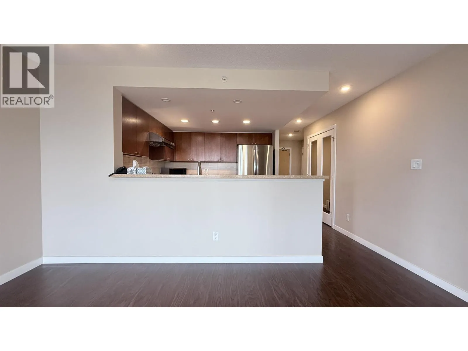 8120 LANSDOWNE ROAD