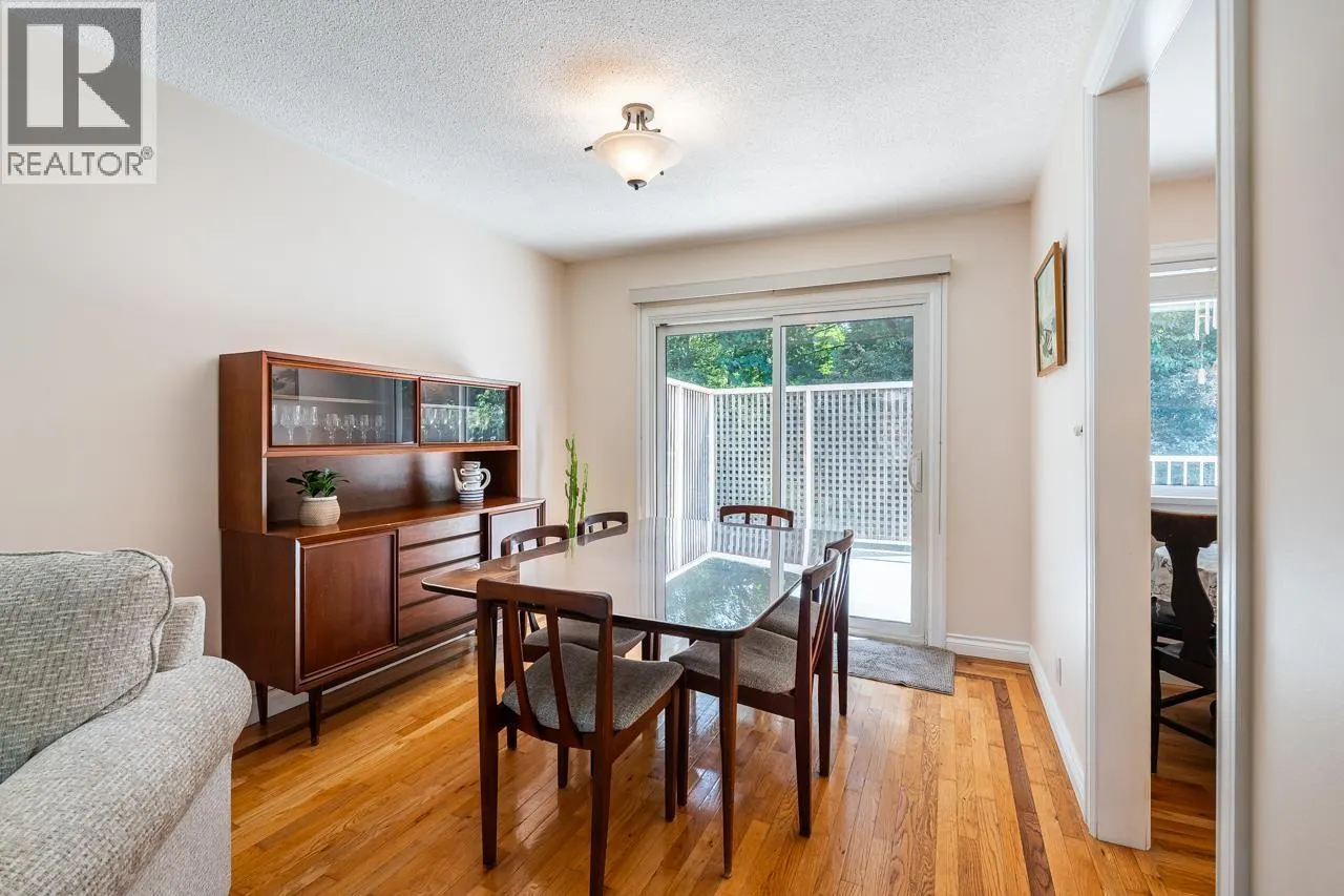 2283 PARK CRESCENT