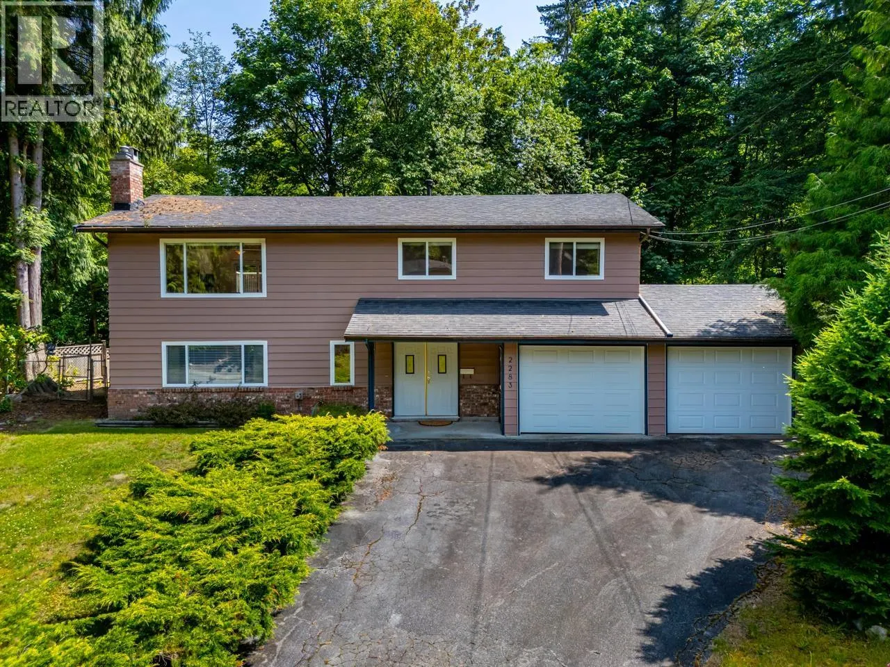 2283 PARK CRESCENT