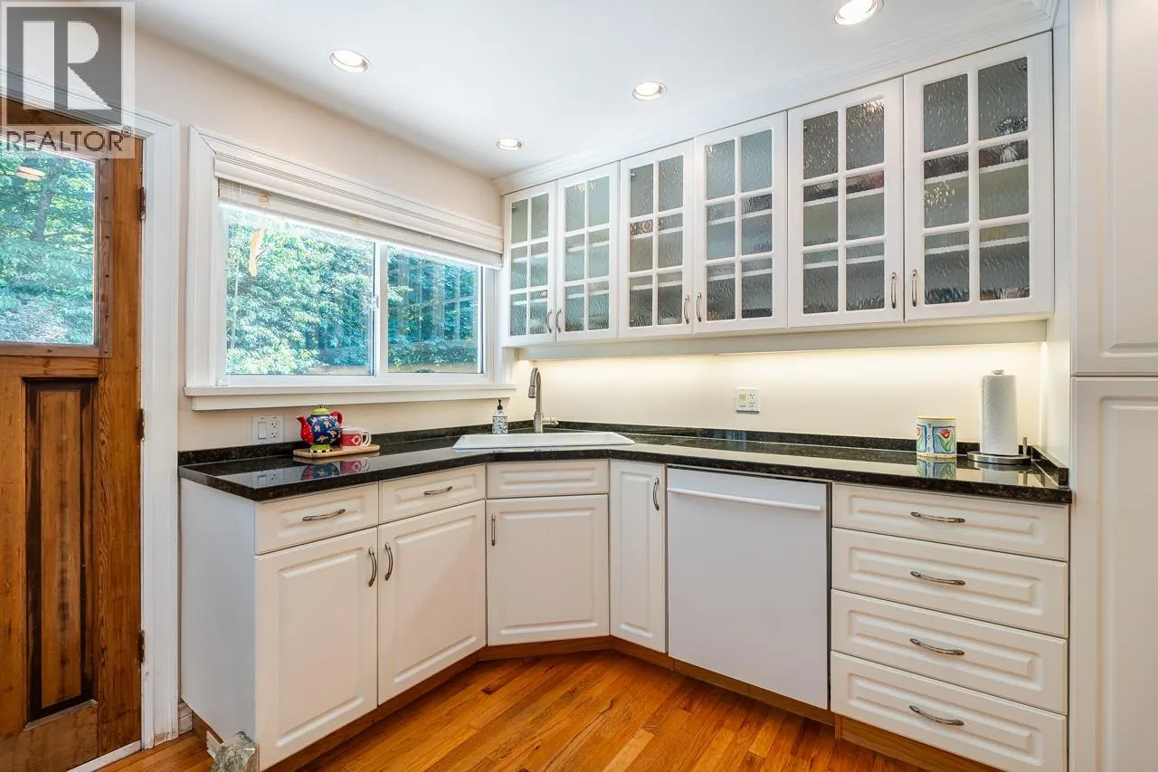 2283 PARK CRESCENT