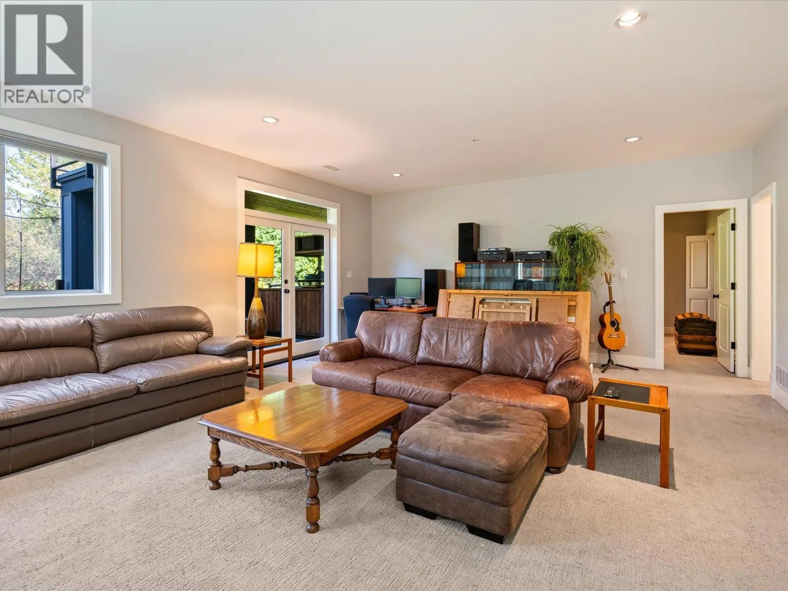 40885 THE CRESCENT
