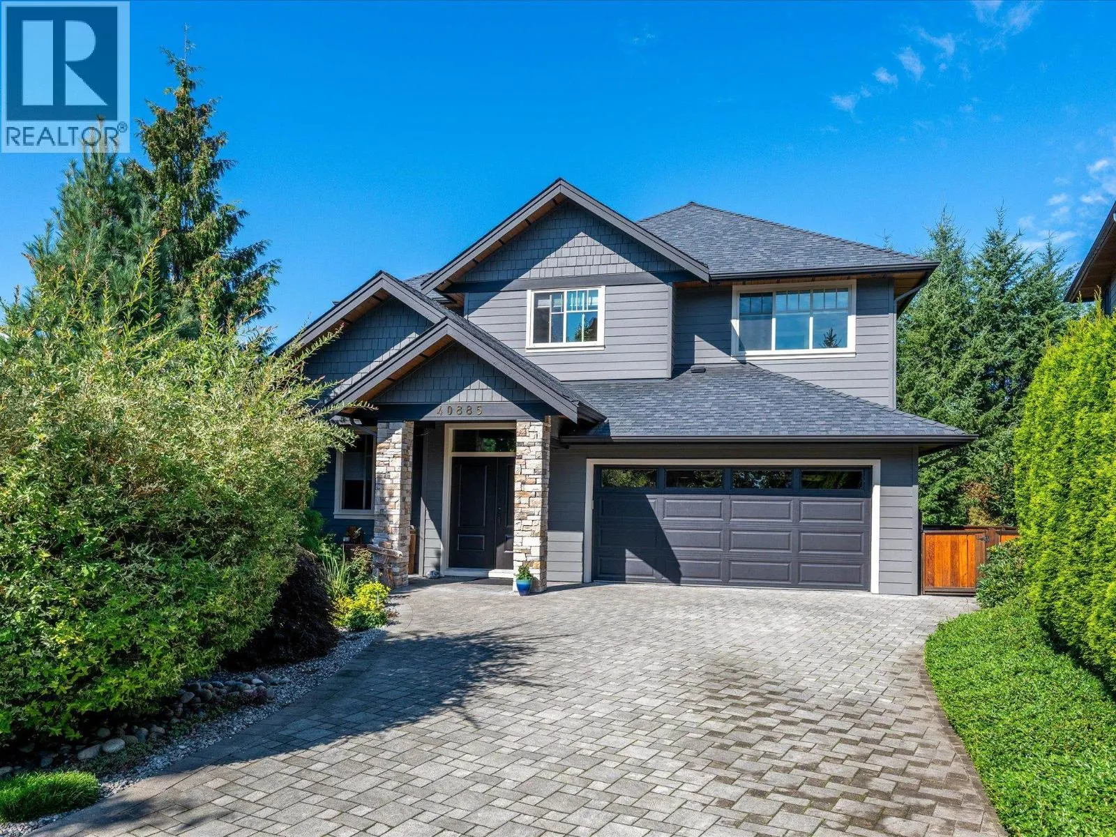 40885 THE CRESCENT