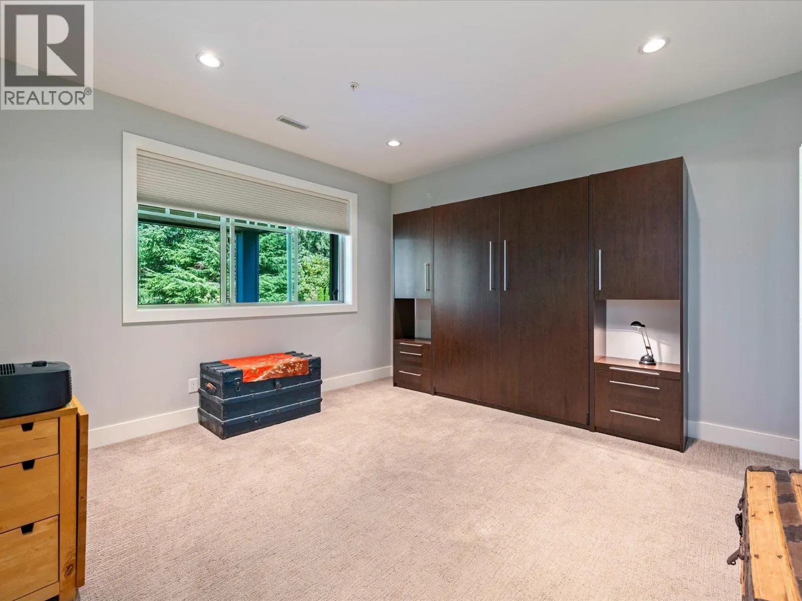 40885 THE CRESCENT