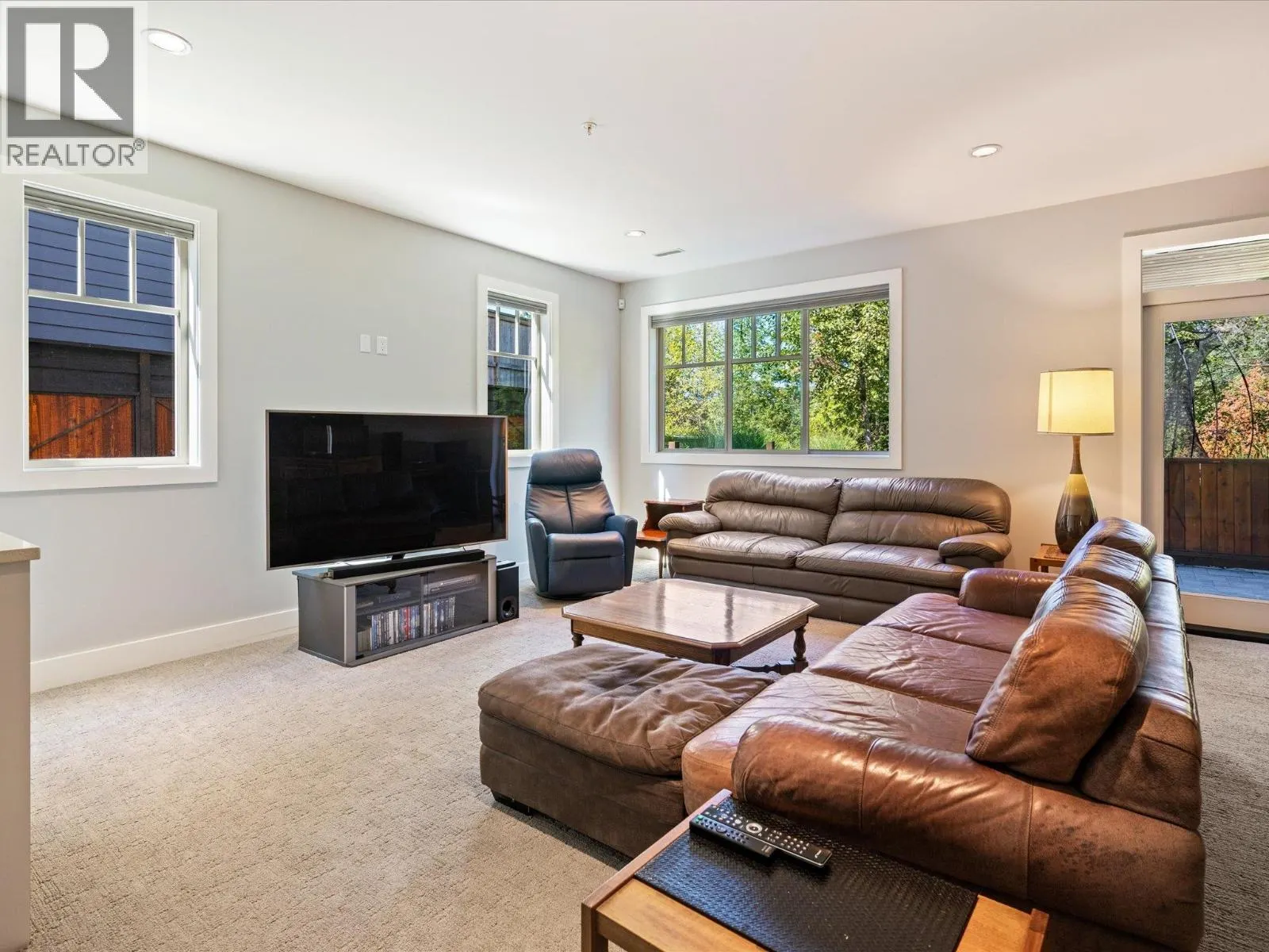 40885 THE CRESCENT