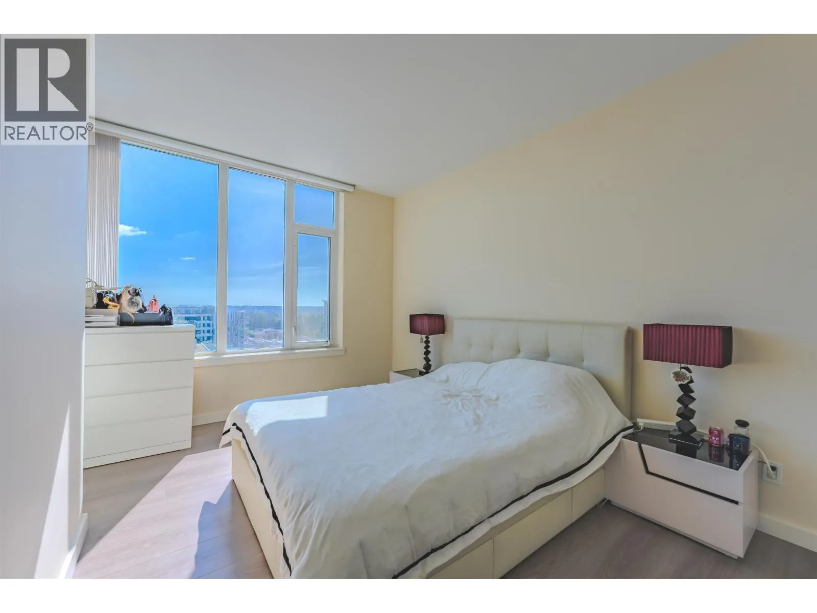 PH 1705 8677 CAPSTAN WAY