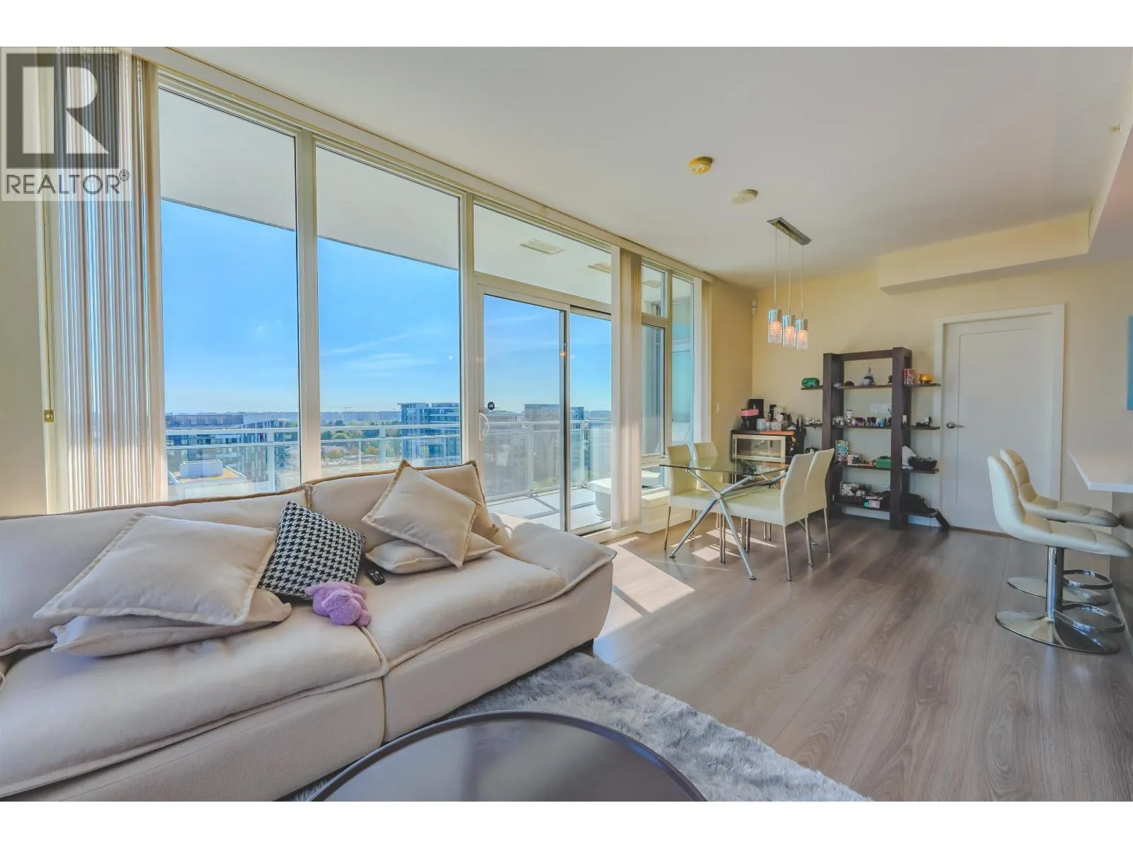 PH 1705 8677 CAPSTAN WAY