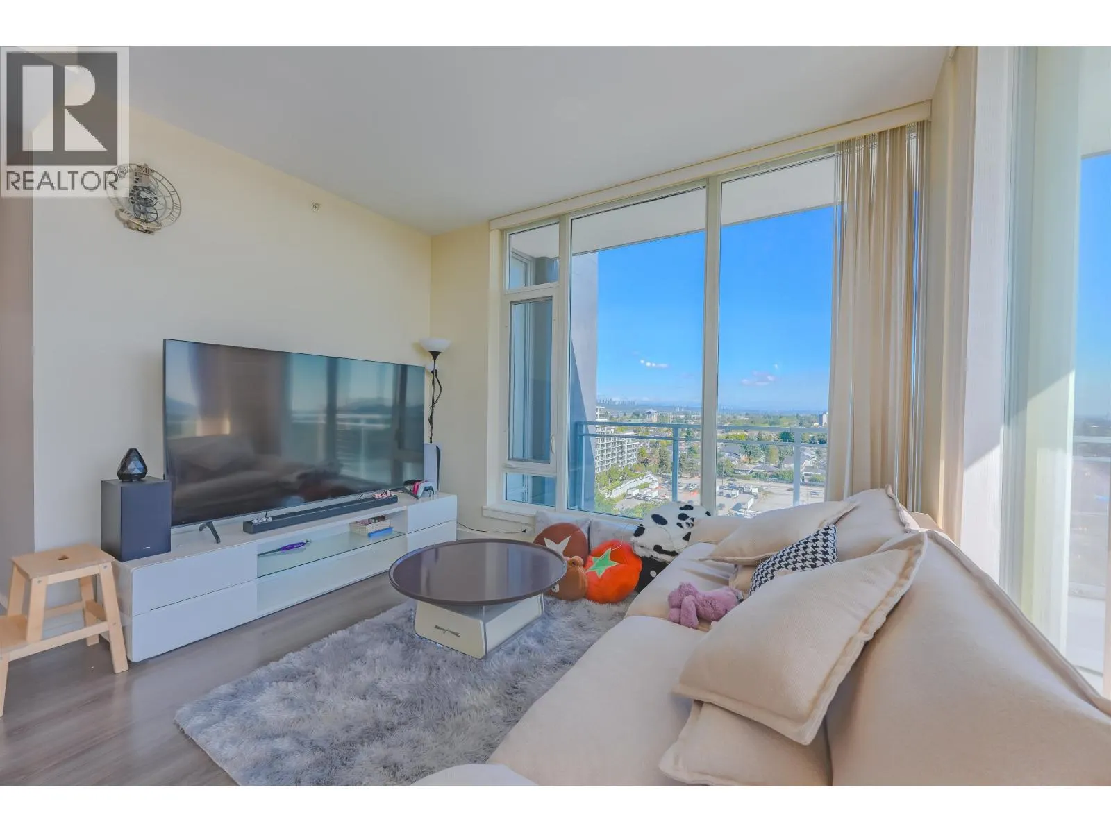 PH 1705 8677 CAPSTAN WAY