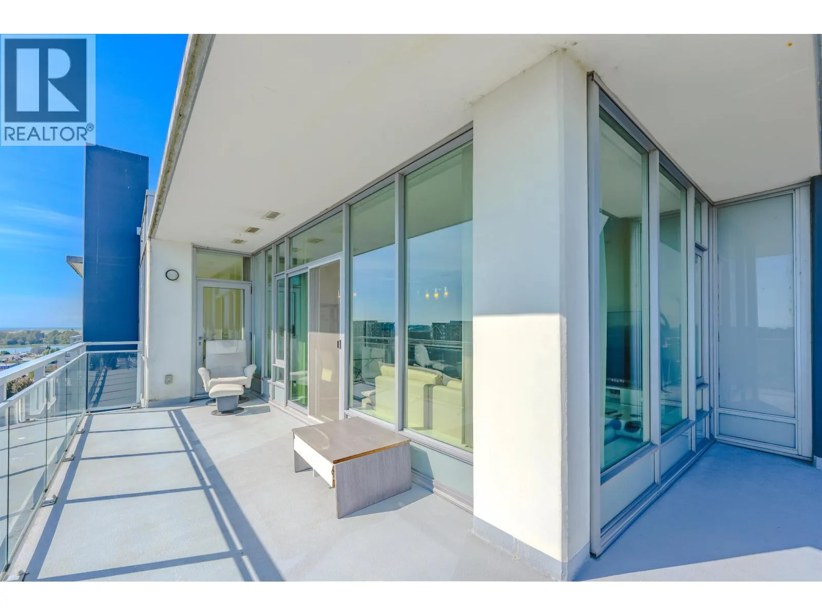PH 1705 8677 CAPSTAN WAY