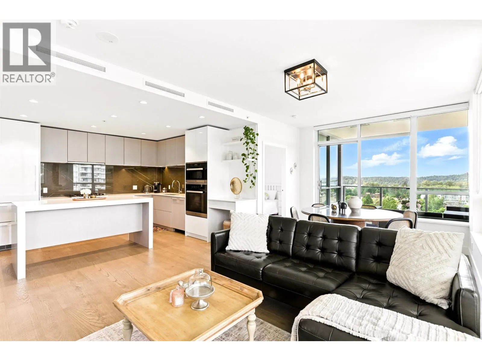 1205 1632 LIONS GATE LANE