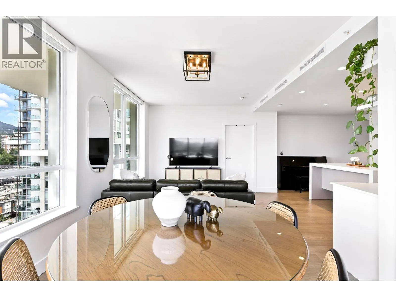 1205 1632 LIONS GATE LANE