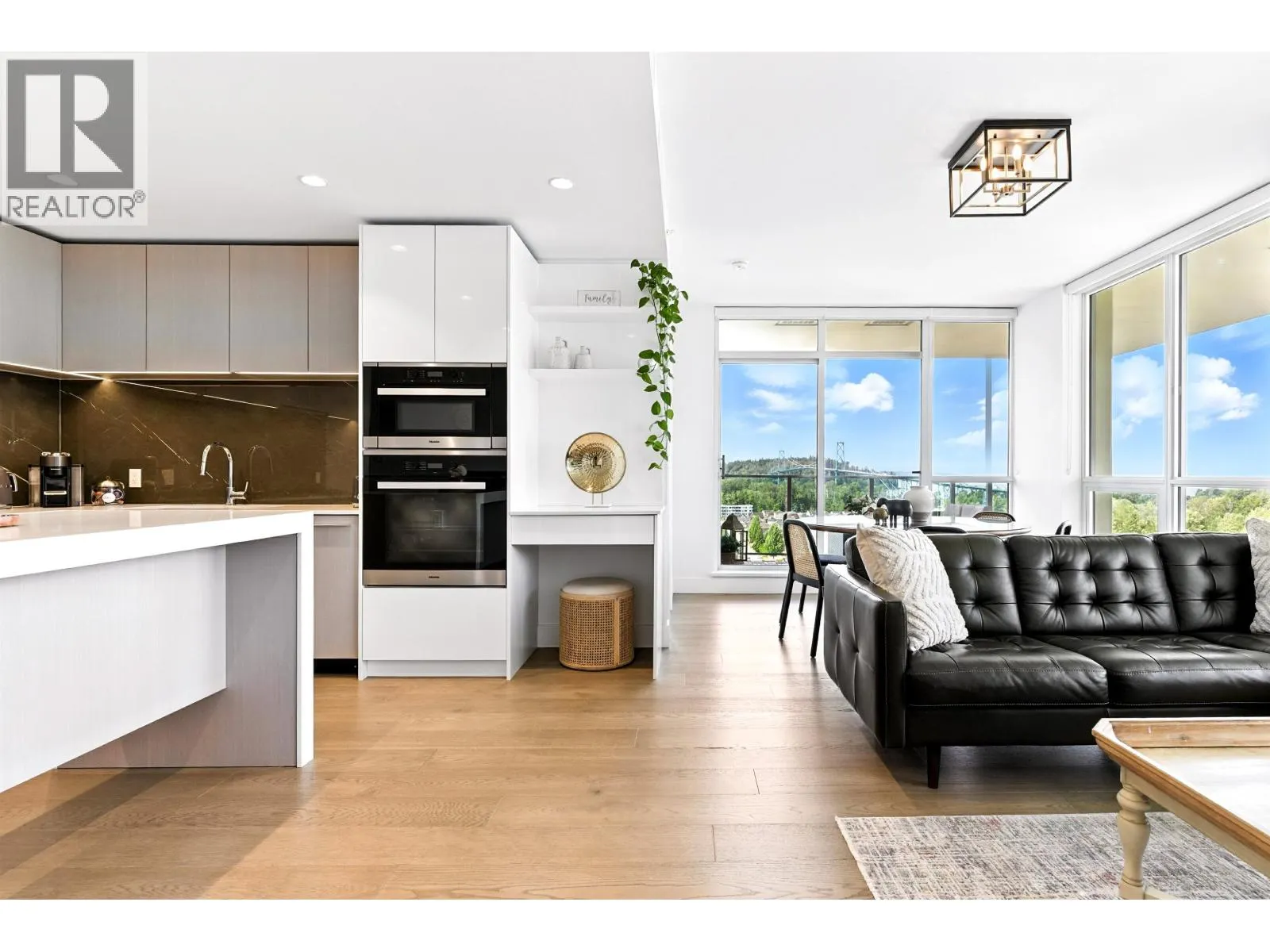 1205 1632 LIONS GATE LANE