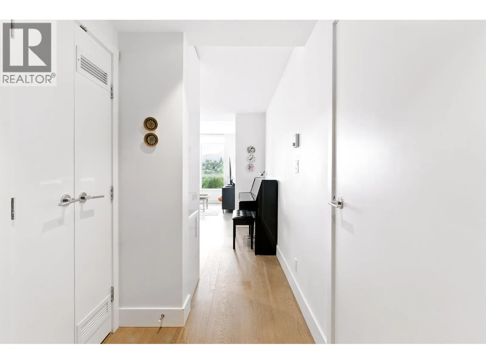 1205 1632 LIONS GATE LANE
