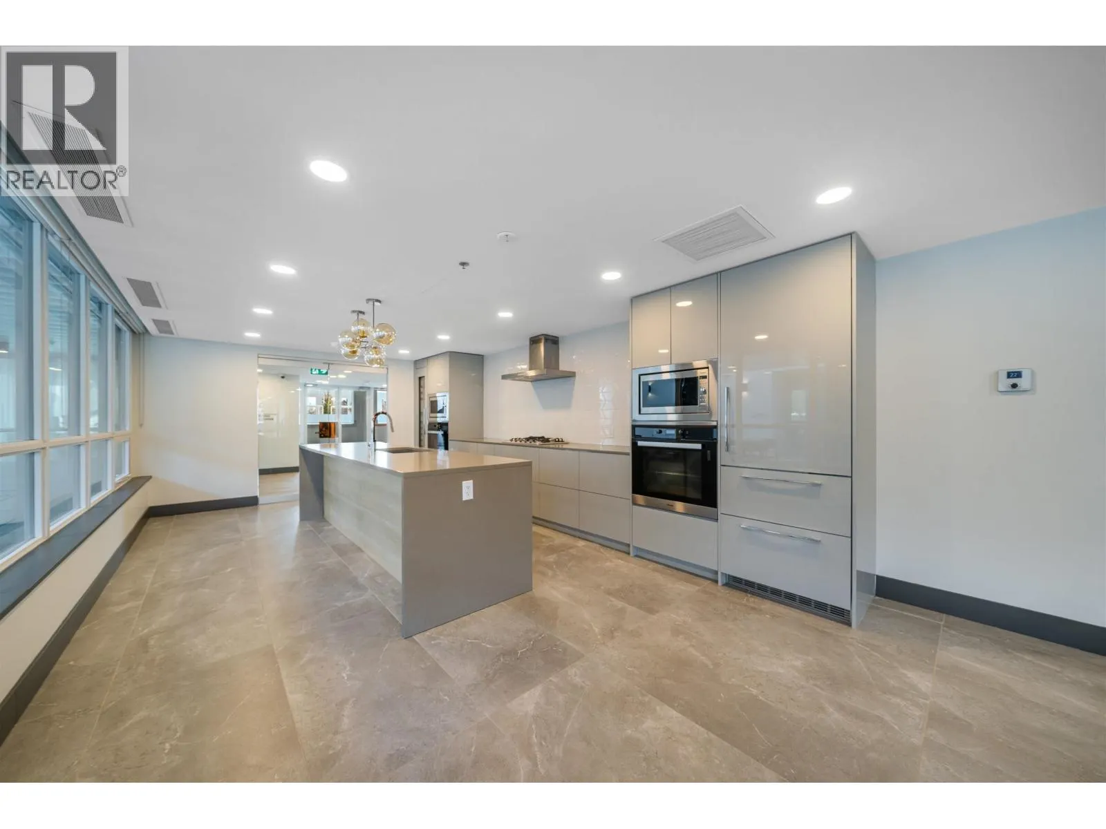1205 1632 LIONS GATE LANE
