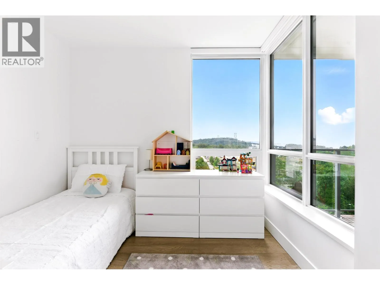 1205 1632 LIONS GATE LANE