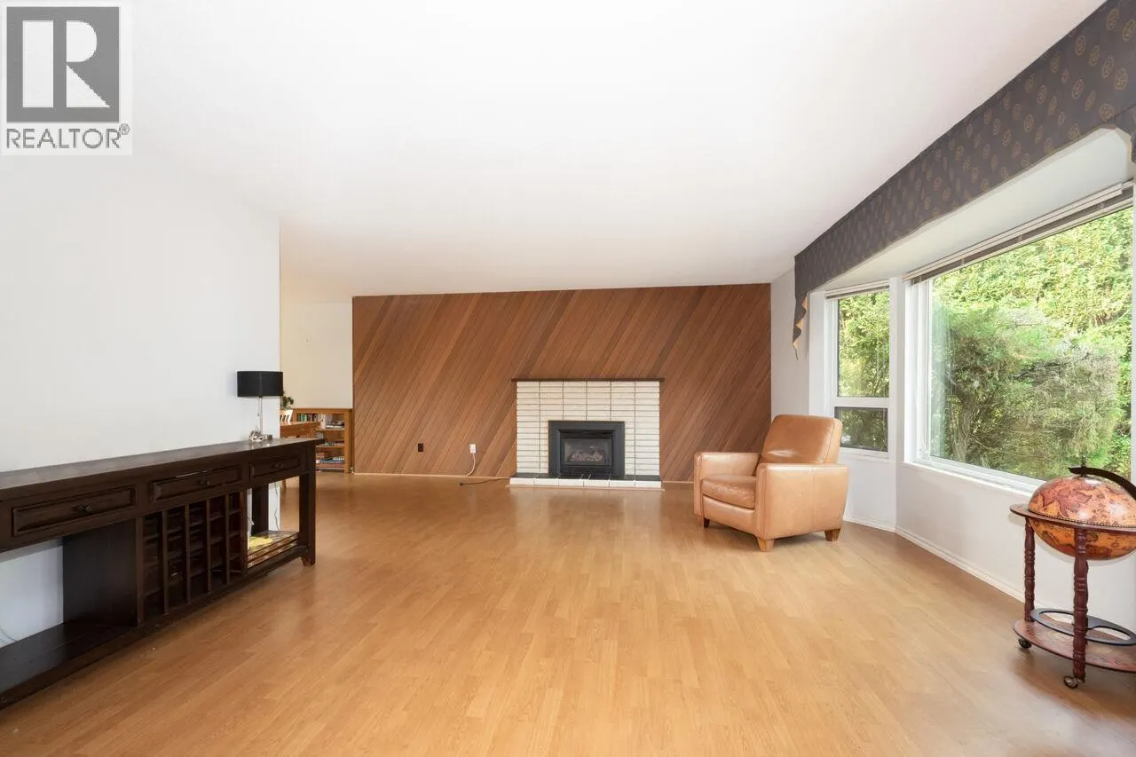 1285 LUCKING PLACE