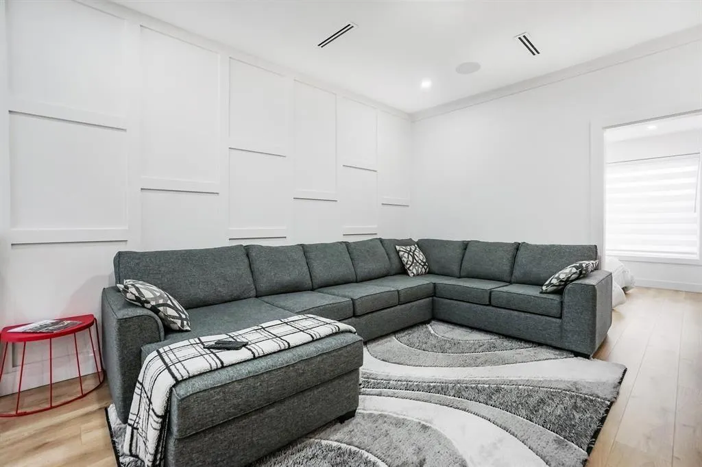 2581 TERMINAL COURT