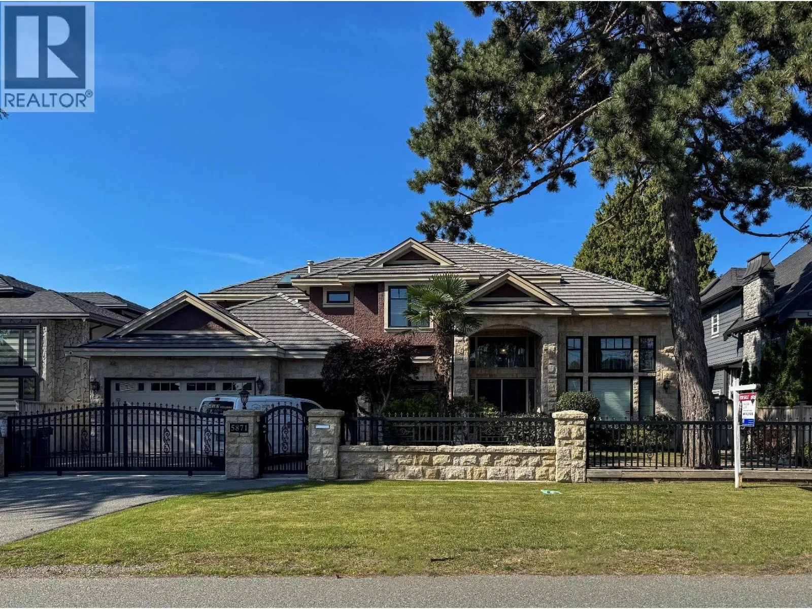 5871 FORSYTH CRESCENT