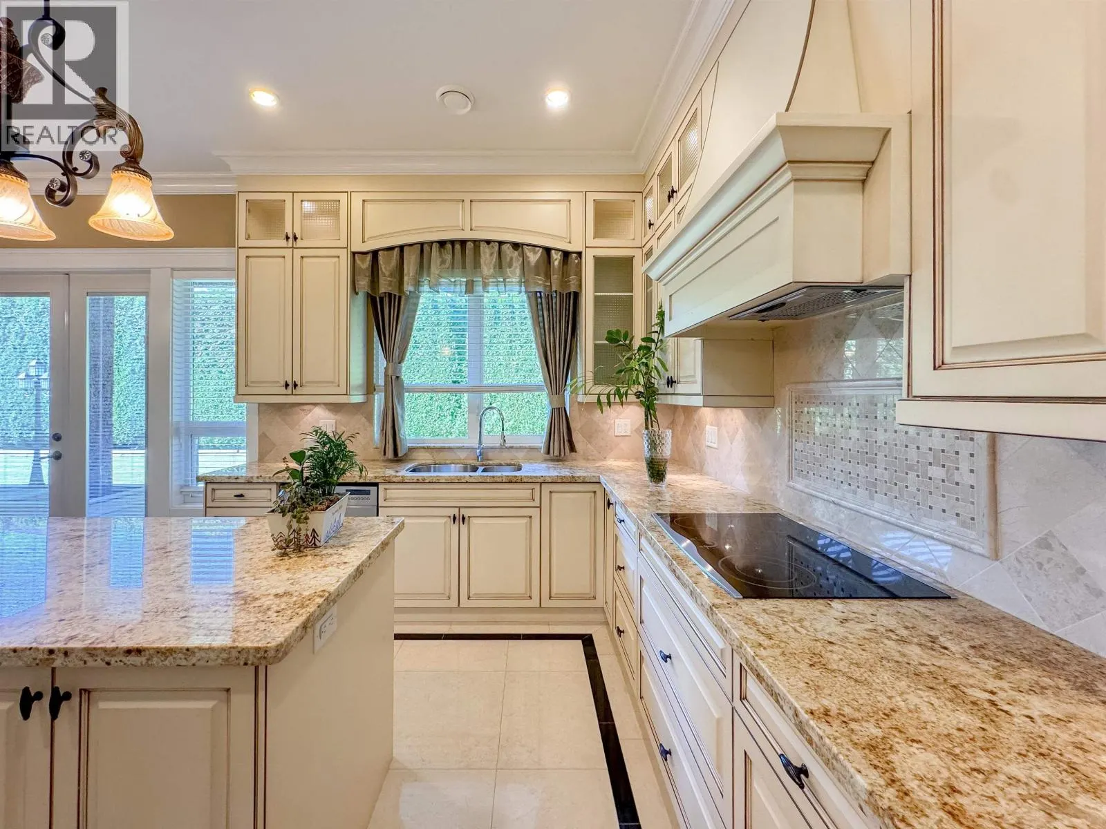 5871 FORSYTH CRESCENT