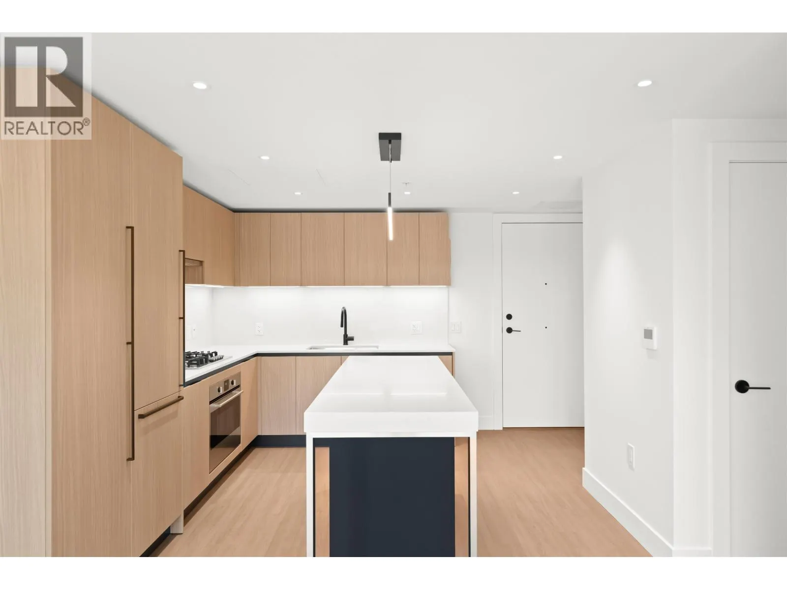 505 2235 E BROADWAY