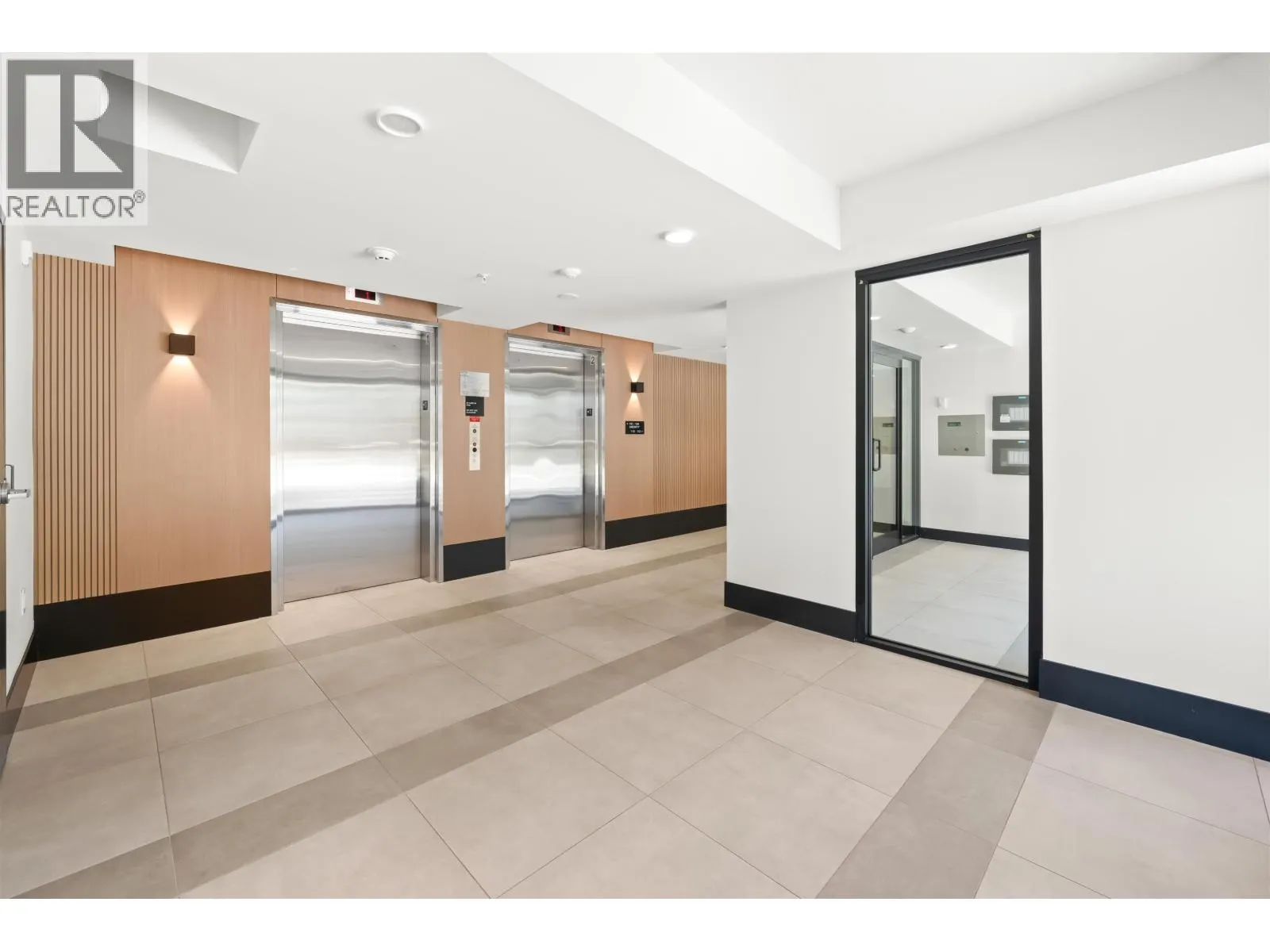 505 2235 E BROADWAY