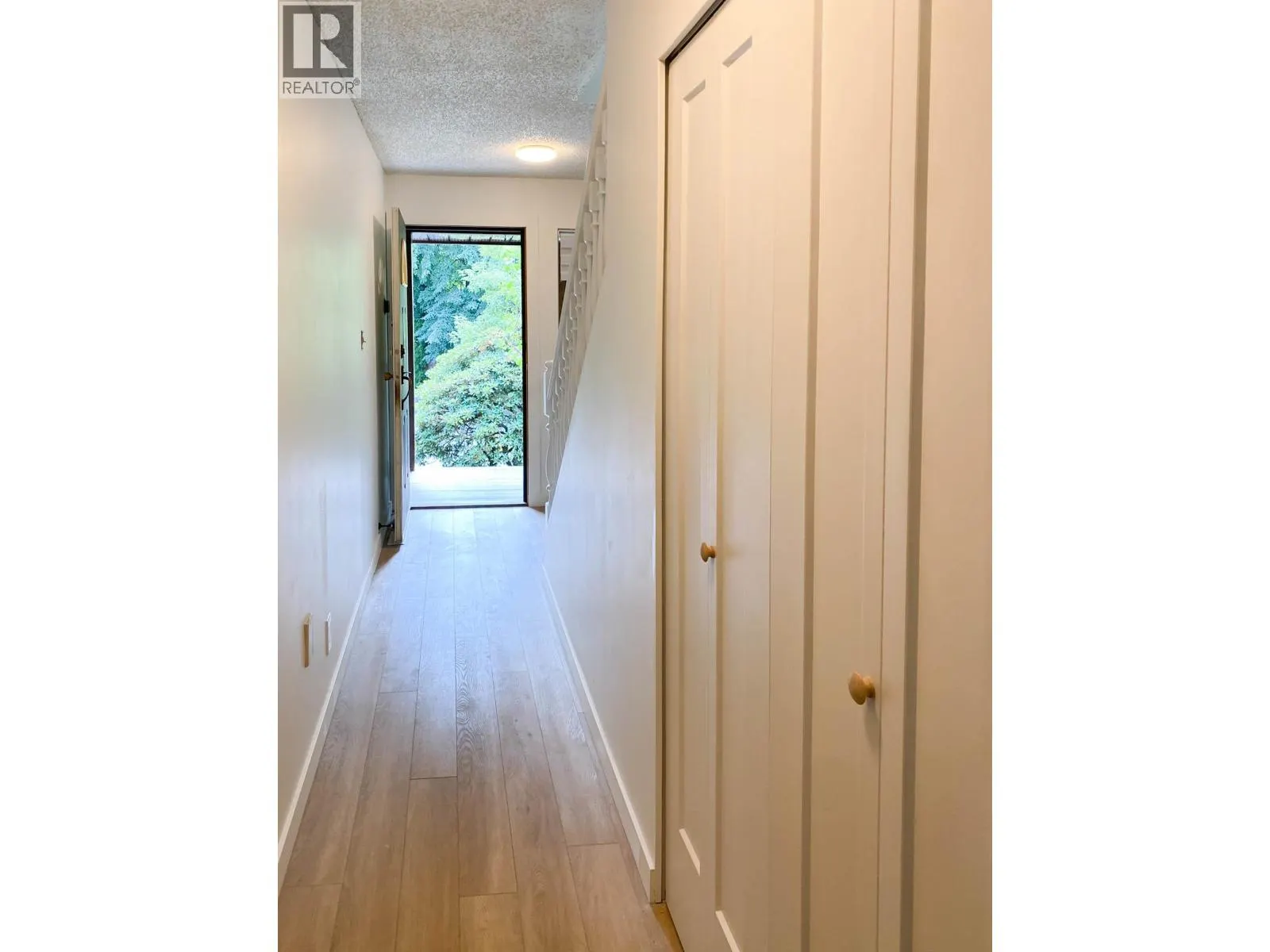 Upper-level 3340 GARIBALDI DRIVE